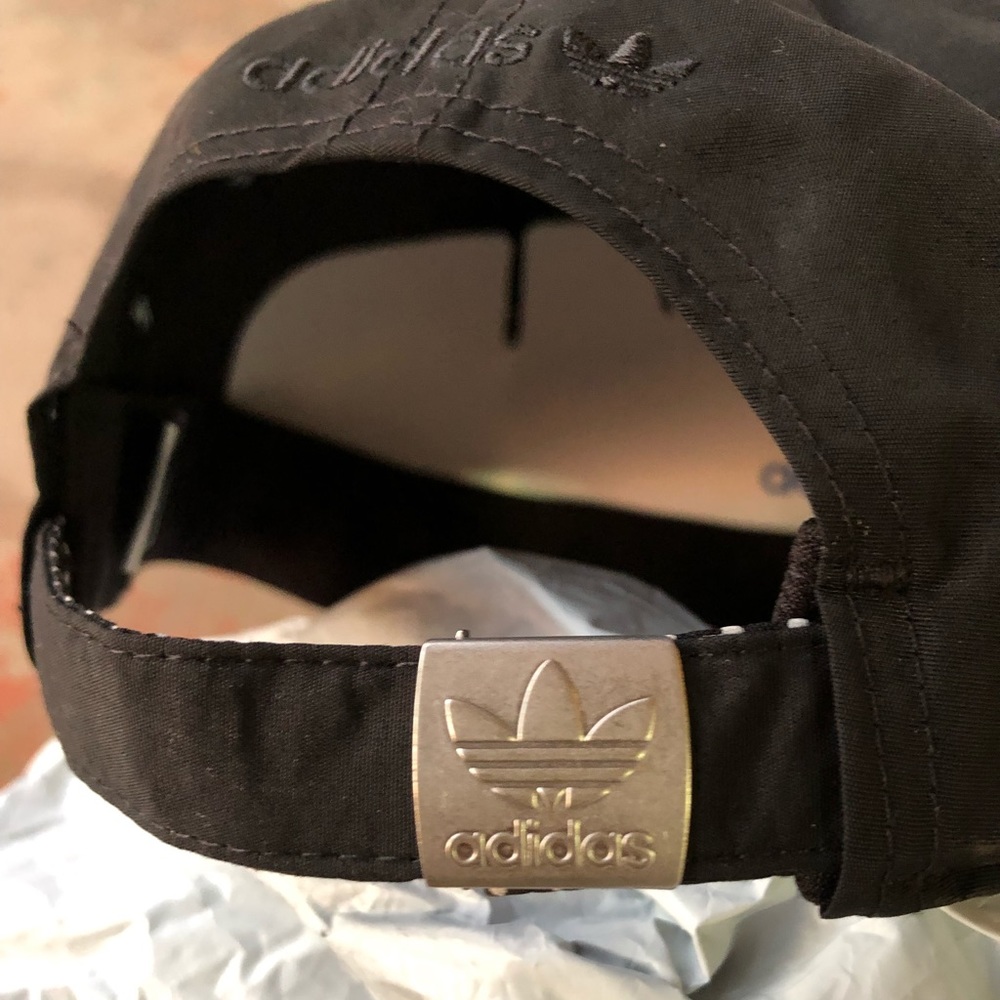 ⛔️SOLD⛔️ ADIDAS Originals Relaxed Nylon Black Strapback Hat NWT - Picture 5 of 8